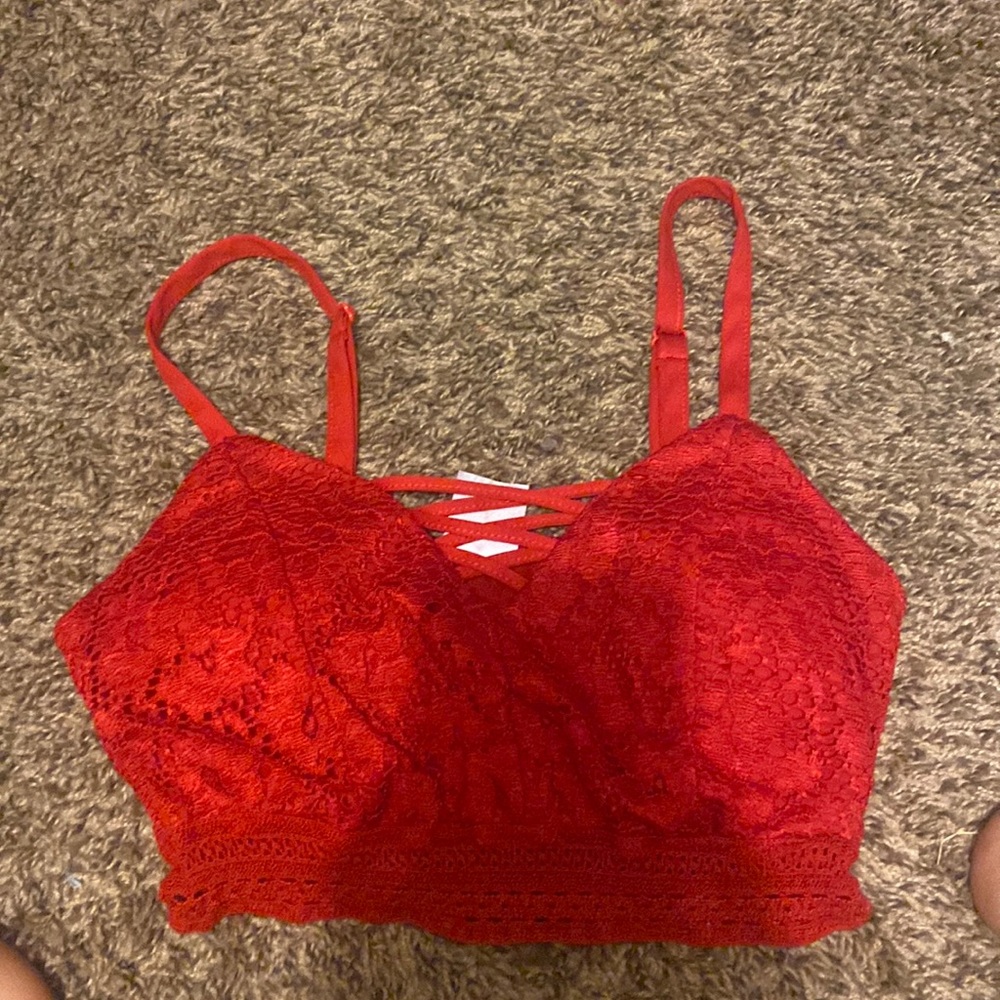 Very cropped red top!